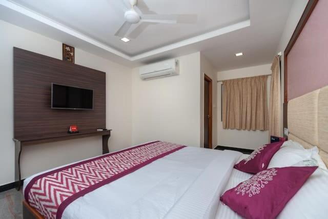 Hotel Famous Residency Tiruchirappalli Exterior foto